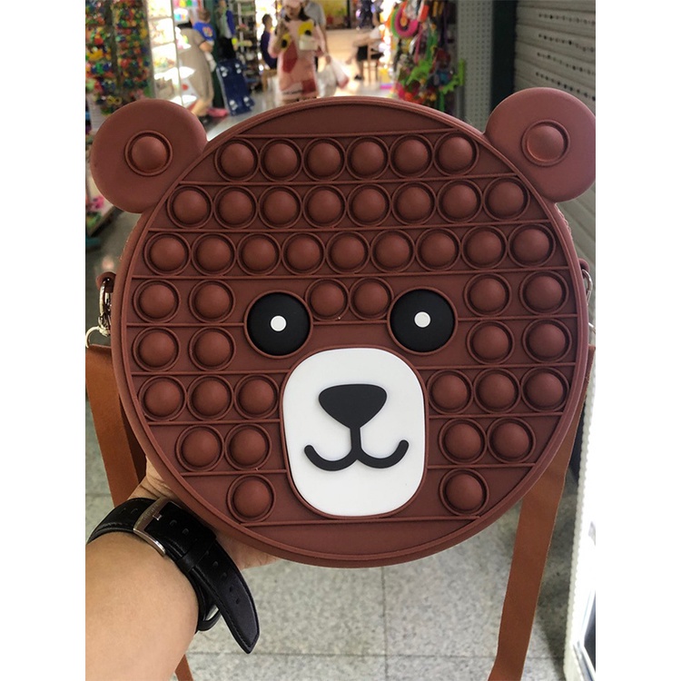 Túi đeo chéo vai bằng silicon hình gấu dễ thương