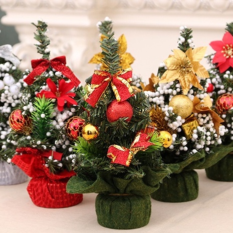 Cây thông Noel Nhỏ 20cm Trang Trí Để Bàn Có Phụ Kiện , Qủa Châu