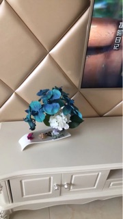 Lọ hoa và hoa trang trí