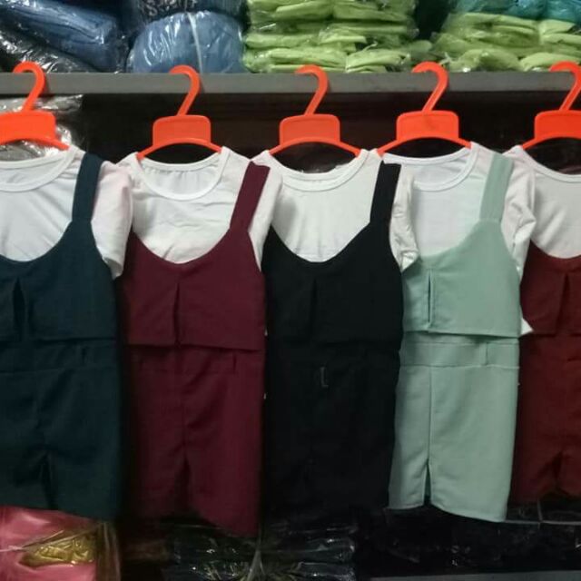 Sét  váy  cho  bé