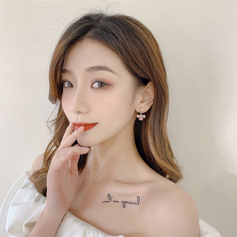 Khuyên tai kẹp không bấm lỗ chốt cố định K015 bằng hợp kim mạ vàng hình bông hoa dáng midi Leous Accessories