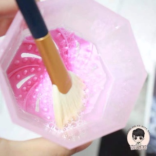 Cốc vệ sinh cọ trang điểm Daiso Nhật Bản
