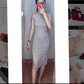 Đầm body len tăm cổ yếm