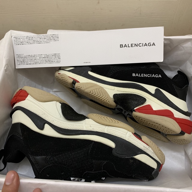 Giầy balenciaga đen đỏ xịn ( full box + free ship )