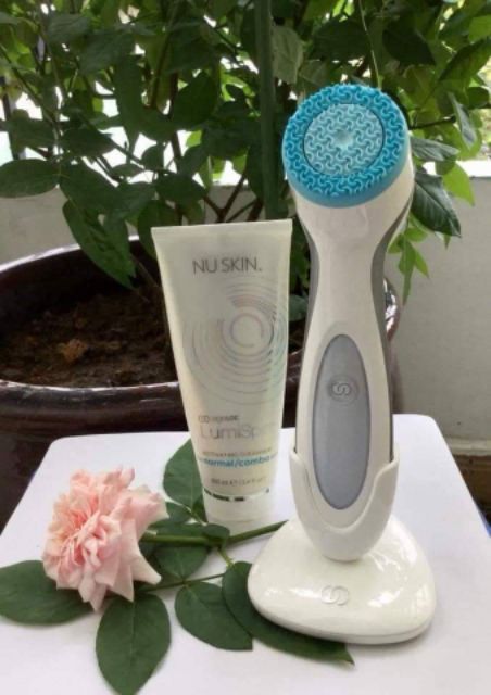 Máy rửa mặt Lumispa Nuskin