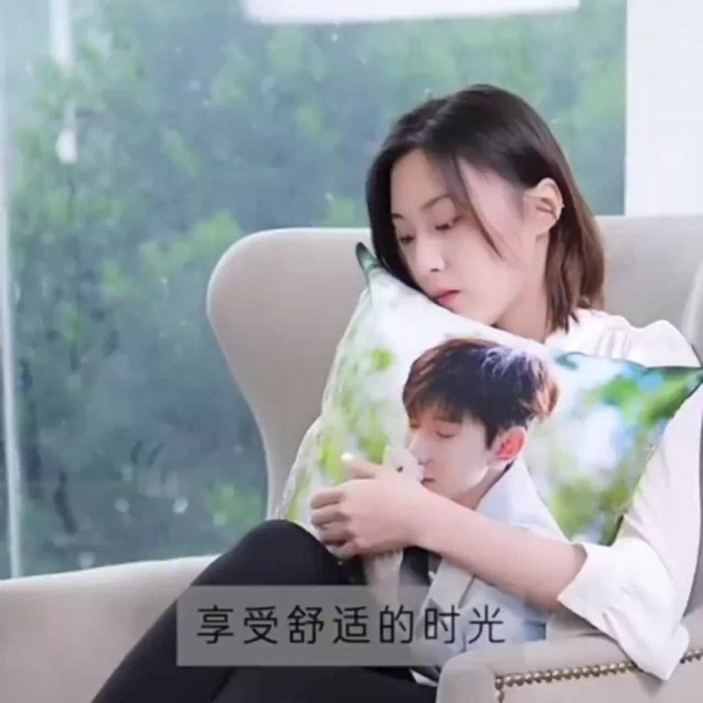 【Vận chuyển trong vòng 24 giờ】 Gối nhồi bông chuột Mickey hoạt hình Disney dễ thương | BigBuy360 - bigbuy360.vn