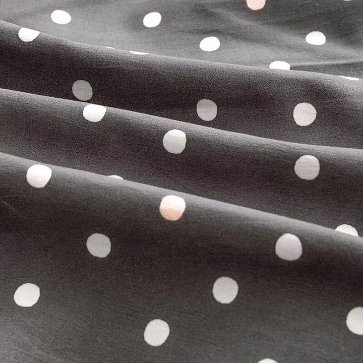 Bộ vỏ ga gối chất vải ĐŨI SILK họa tiết chấm bi đen