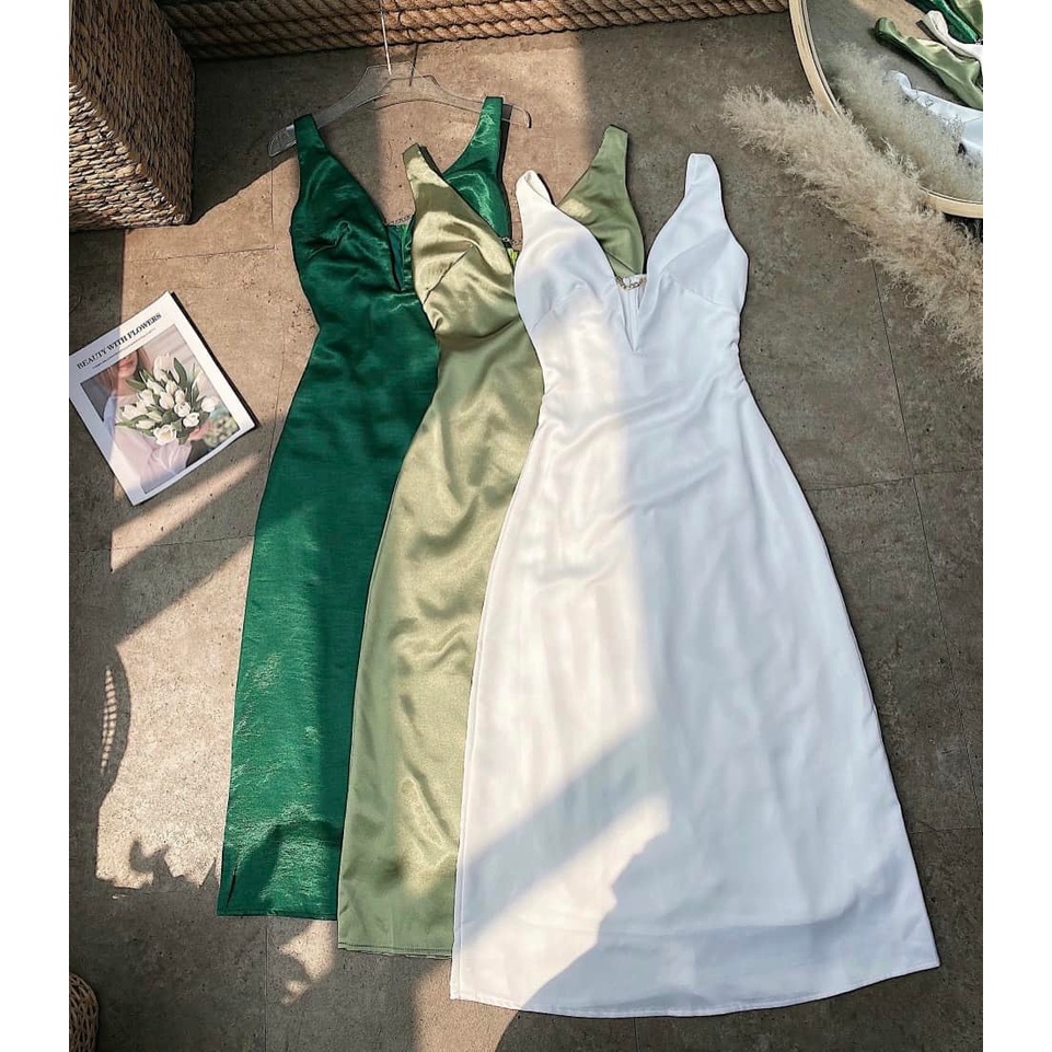 Váy lụa xẻ ngực TKCC 3 màu