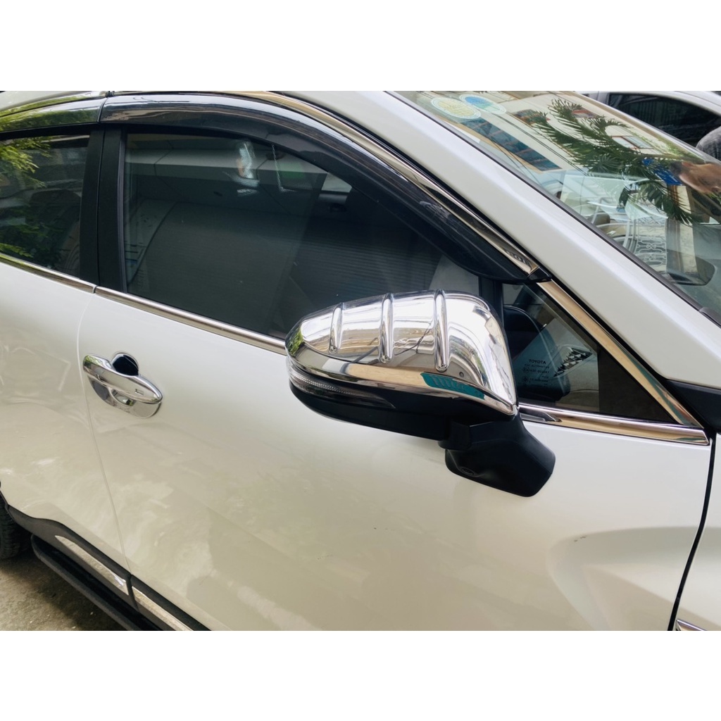 Bộ 2 Ốp Gáo Gương Xe Toyota Cross 2020 2021 2022 Mạ Crom Cao Cấp + tặng kèm keo tăng dính