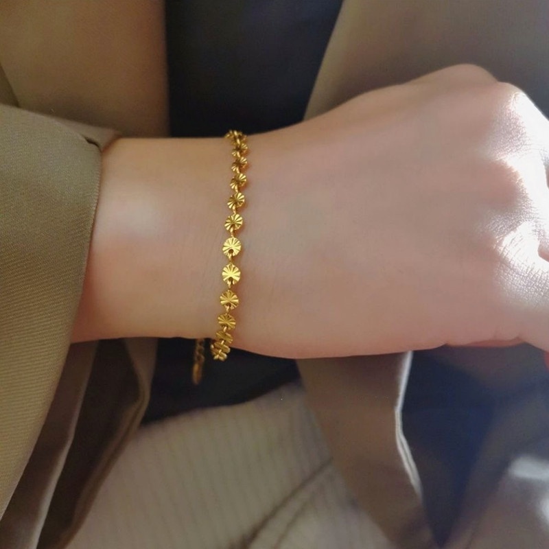 Vòng Tay Mạ Vàng 18k Mặt Hình Hoa Thanh Lịch Phong Cách Hàn Quốc Cho Nữ