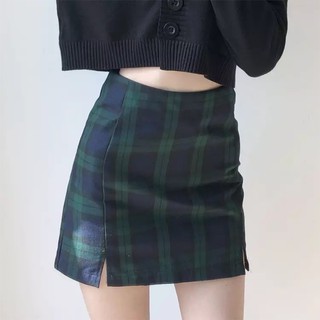 chân váy kẻ xanh