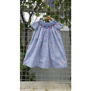 Váy smock hoa nhí xanh thêu hoa đỏ