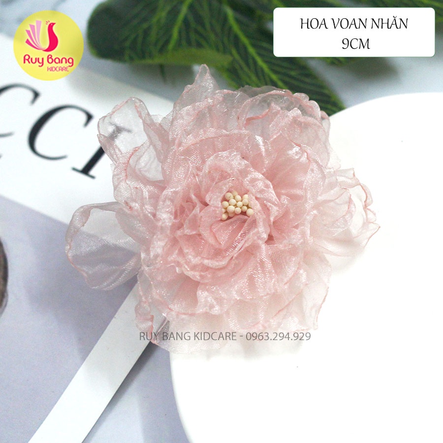 Hoa voan nhăn có nhuỵ dùng làm hoa cài áo, hoa dán bờm, kẹp tóc...