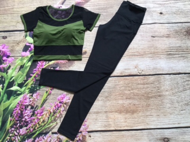 Bộ croptop phối lưới tay có mút sẵn