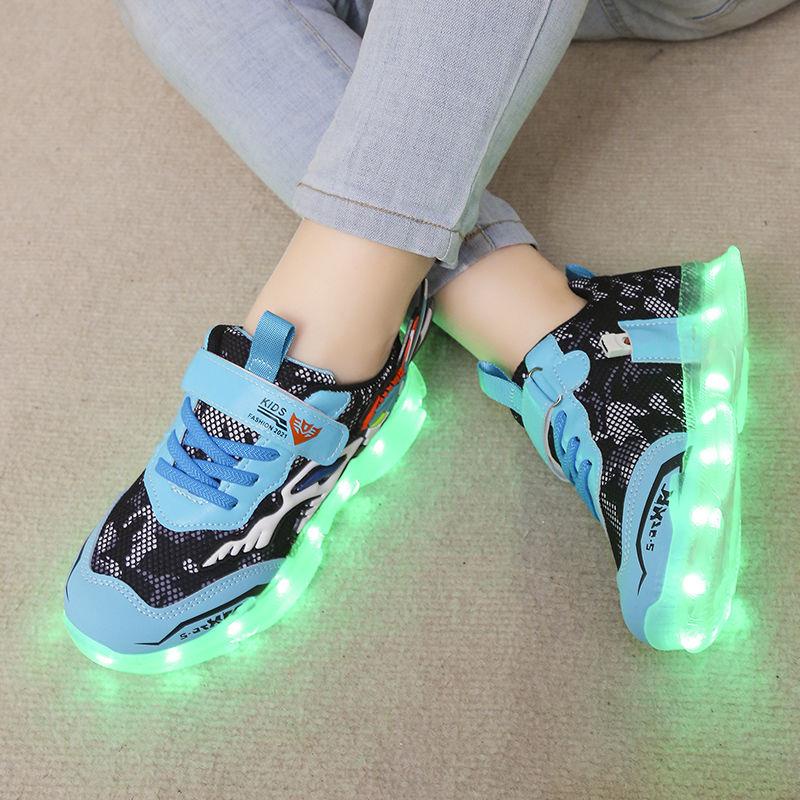 Giày Sneaker Có Đèn Phát Sáng Hình Pikachu Dễ Thương Cho Bé