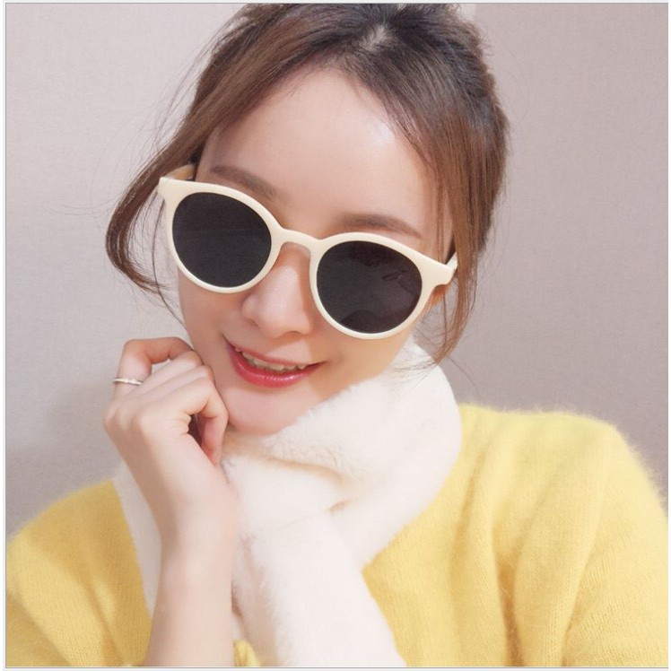 Kính mát Form Tròn nam nữ unisex 9782 Chống Tia Uv Cực Hot - Hata24h