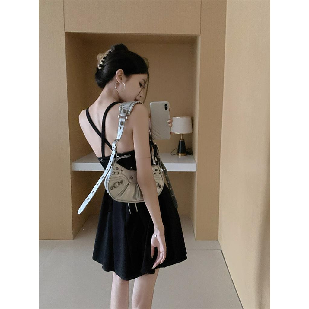 Đầm Ngắn Hai Dây Dáng Chữ a Màu Đen 63603