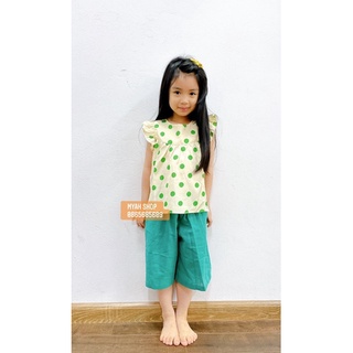 Bộ Sofia chấm bi và quần linen xanh lửng