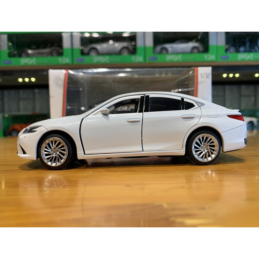 Mô hình xe ô tô Lexus ES300H tỉ lệ 1:32 Jackiekim màu trắng