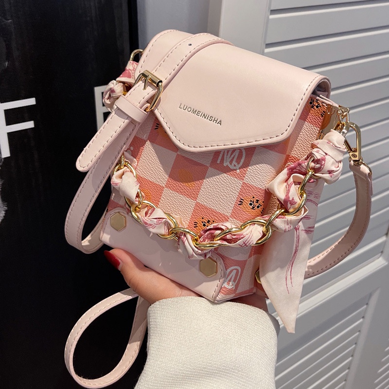 Túi đeo vai mini IELGY phối dây xích đựng điện thoại thời trang cho nữ