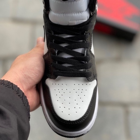 Giày Jordan 1 cổ cao, giày sneaker nam nữ đen trắng hot trend | BigBuy360 - bigbuy360.vn