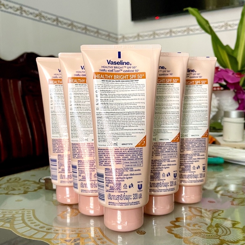 Vaseline 50x Serum chống nắng cơ thể SPF50 + dưỡng da sáng khoẻ 320ML