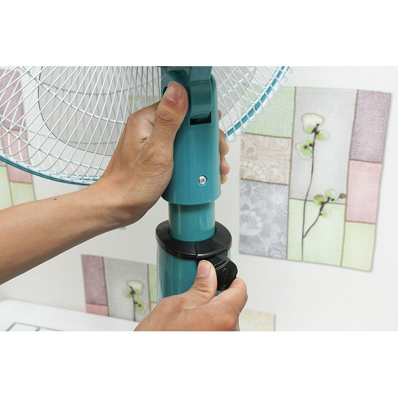 QUẠT LỠ ỐNG NHỰA SENKO L1338 [MÀU NGẪU NHIÊN] | BigBuy360 - bigbuy360.vn