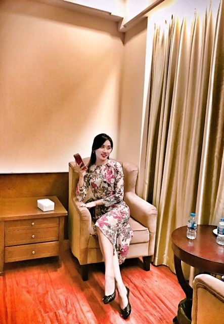 Váy hoa vạt chéo