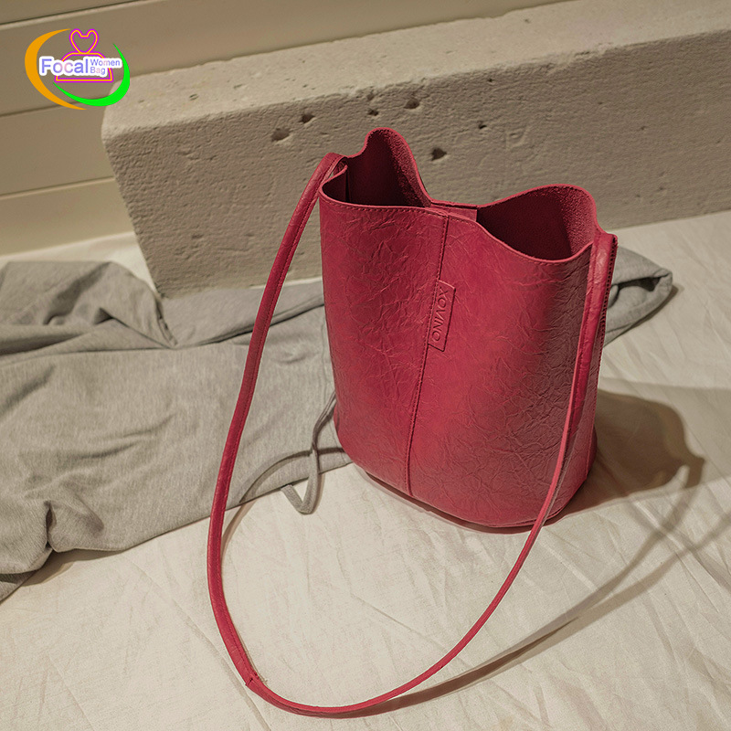 [Focal Women’s Bags] Handbag Leisure Handbag New Women's Bag Bucket Bag Pleated PU Leather Bag Messenger Bag Versatile Large Capacity Shopping Women's Bag 2020 Korean Bag Women's Shoulder Bag
