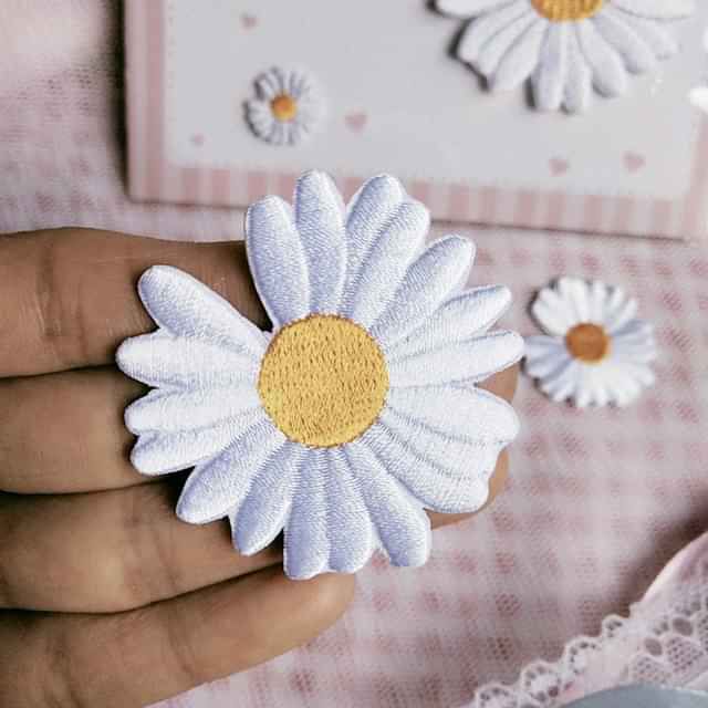(SẴN) PATCH ỦI HOA CÚC MẤT CÁNH PMO