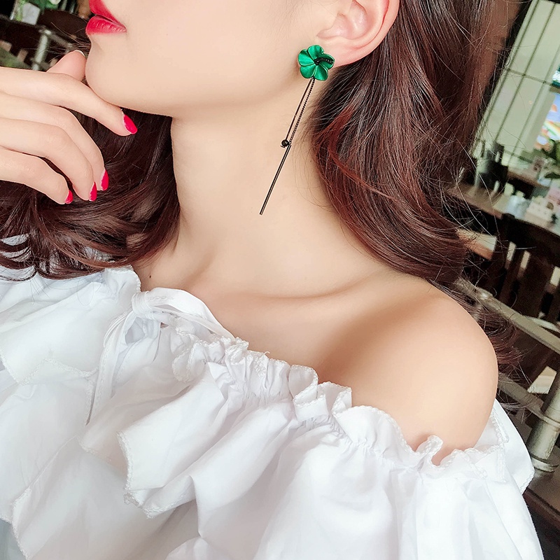 Bông tai dáng dài hình hoa phối tua rua thời trang cho nữ