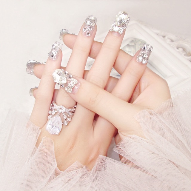 Bộ nail 24 móng tay giả gắn đá lấp lánh sành điệu cho nữ