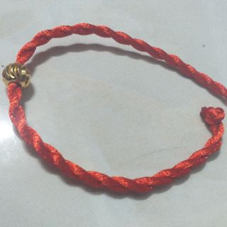 Vòng dây đỏ may mắn thái lan