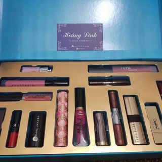 Tách set Sephora Favorites Give me more lips 2017
