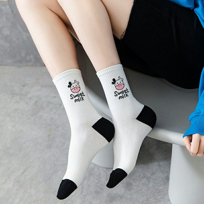 Tất cao cổ thời trang unisex phong cách Hàn Quốc họa tiết bò sữa cực cool cho giới trẻ