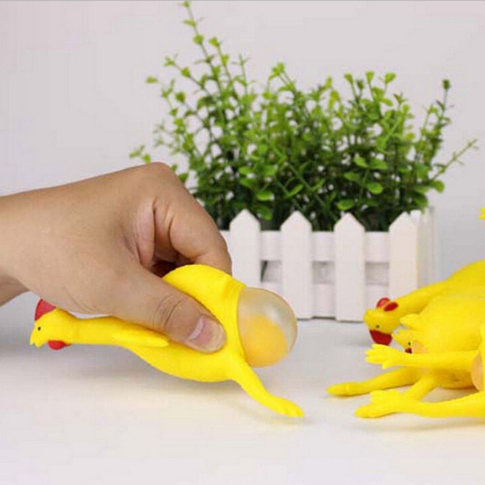 Móc Khóa Hình Chú Gà Đẻ Trứng Độc Đáo Mới Lạ