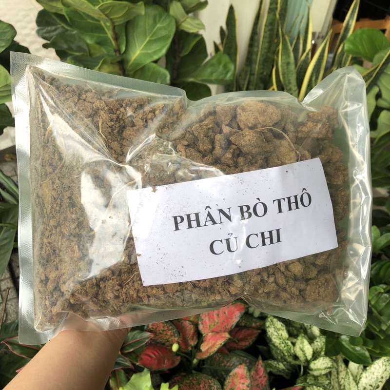 Phân bò khô Củ Chi tốt cây, tơi xốp đất, giàu dinh dưỡng cho cây gói 300gr