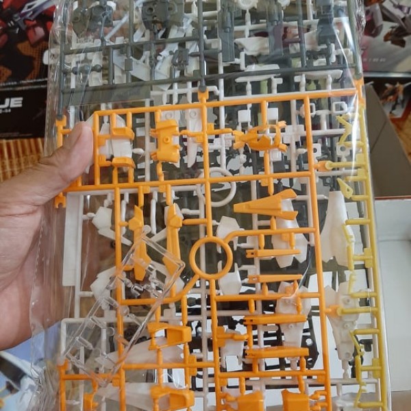 Mô Hình Lắp Ráp Gundam CGUE Hg 1/144