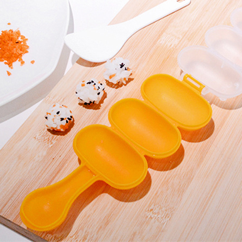 Khuôn Làm Cơm Nắm 3 Ngăn Tiện Lợi