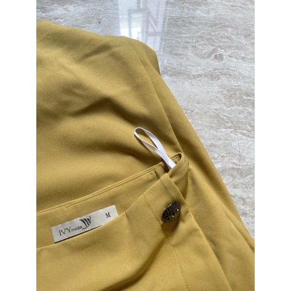 Chân váy màu vàng Ivy Moda size M