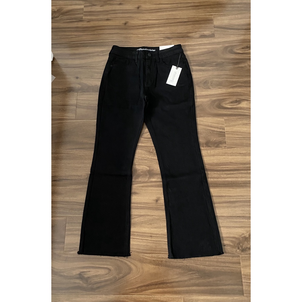 Jeans loe ngắn tua lai