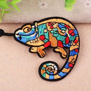 Sticker ủi hình tắc kè cách điệu