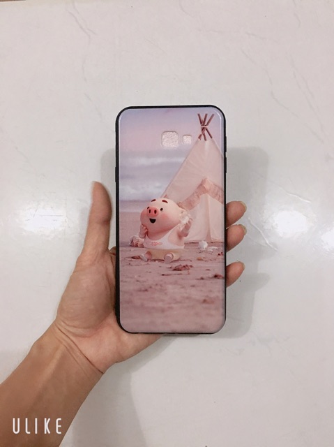 Ốp lưng Heo ngồi trên cát sam sung J4+,J4 Plus, J4 Core