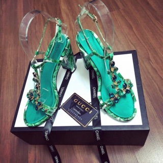 Giày sandal đính đá gót vuông