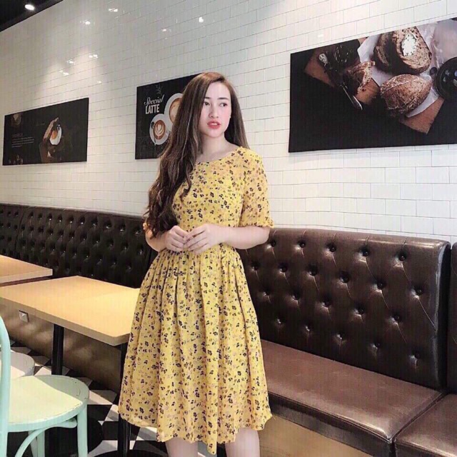 Váy voan hoa nhí đi biển