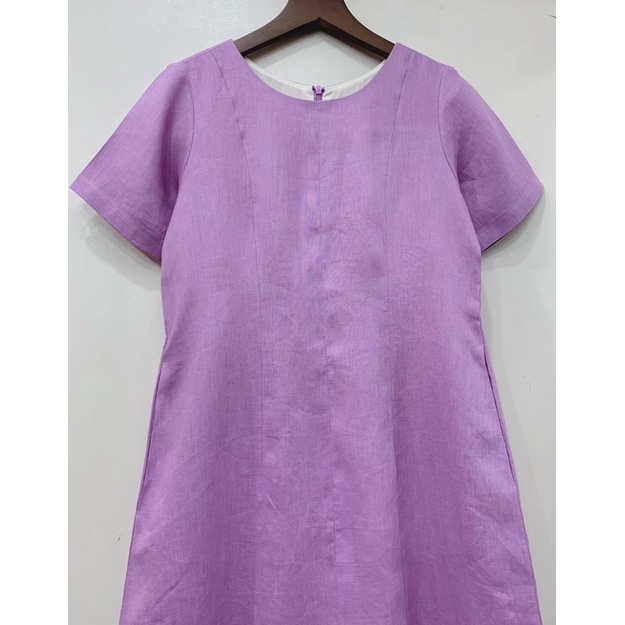 Đầm linen mảnh đuôi cá đơn giản mà siêu sang