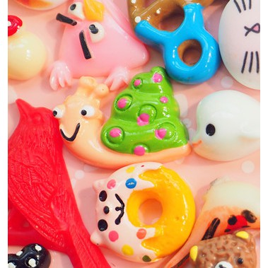 Hạt nhựa (Charm)_Chủ đề Cartoon mẫu ngẫu nhiên (túi 20 mẫu)_Trang Trí Handmade