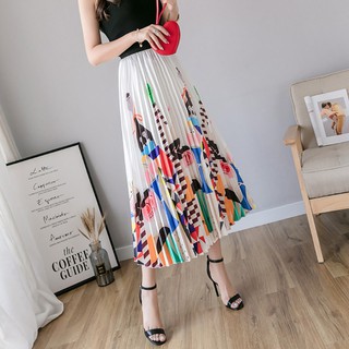 Chân váy xếp ly họa tiết độc đáo, cá tính