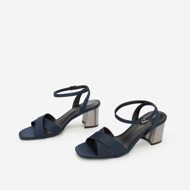 MỚI VỀ VASCARA GIÀY SANDAL GÓT METALLIC PHỐI VẢI SATIN - MÀU XANH NAVY