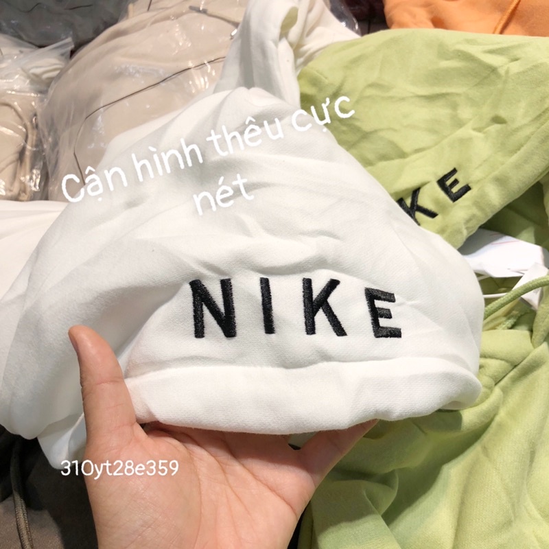 Áo hoodie thêu nai có túi
